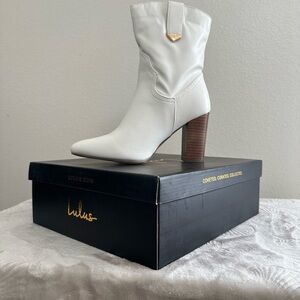 Lulu's Elegant White Heeled Boots With Gold Accent